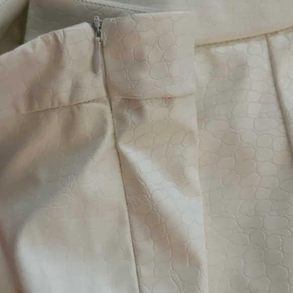 Shein Side Zip Monochrome White Snakeskin Pattern Miniskirt Size S - Picture 6 of 7